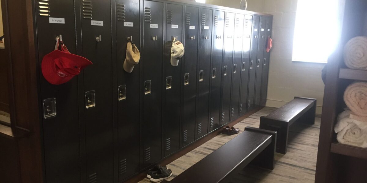 Ventilated mesh athletic locker - DeBourgh Flex fitness